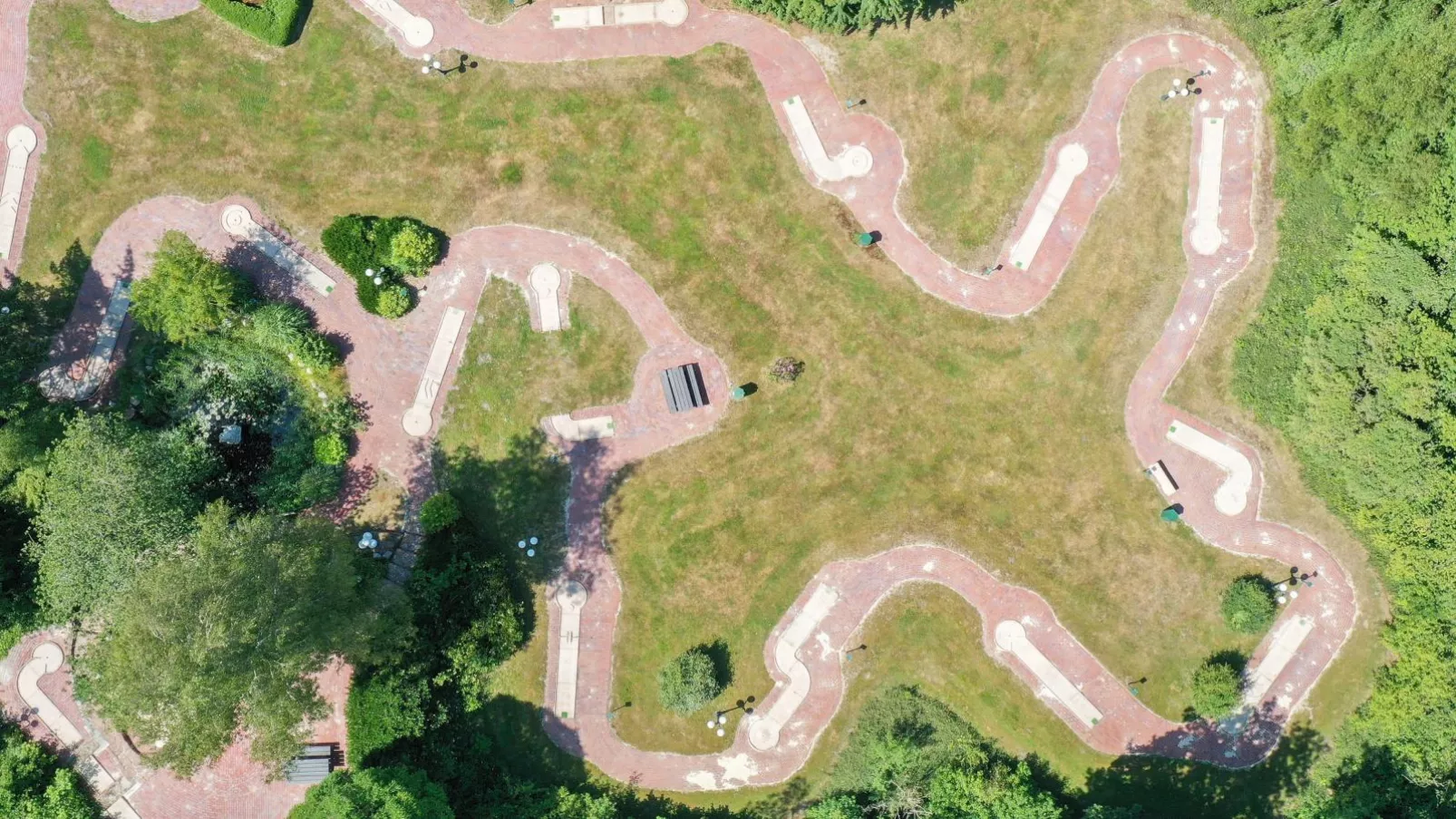 Shakespeare-Parkeinrichtungen