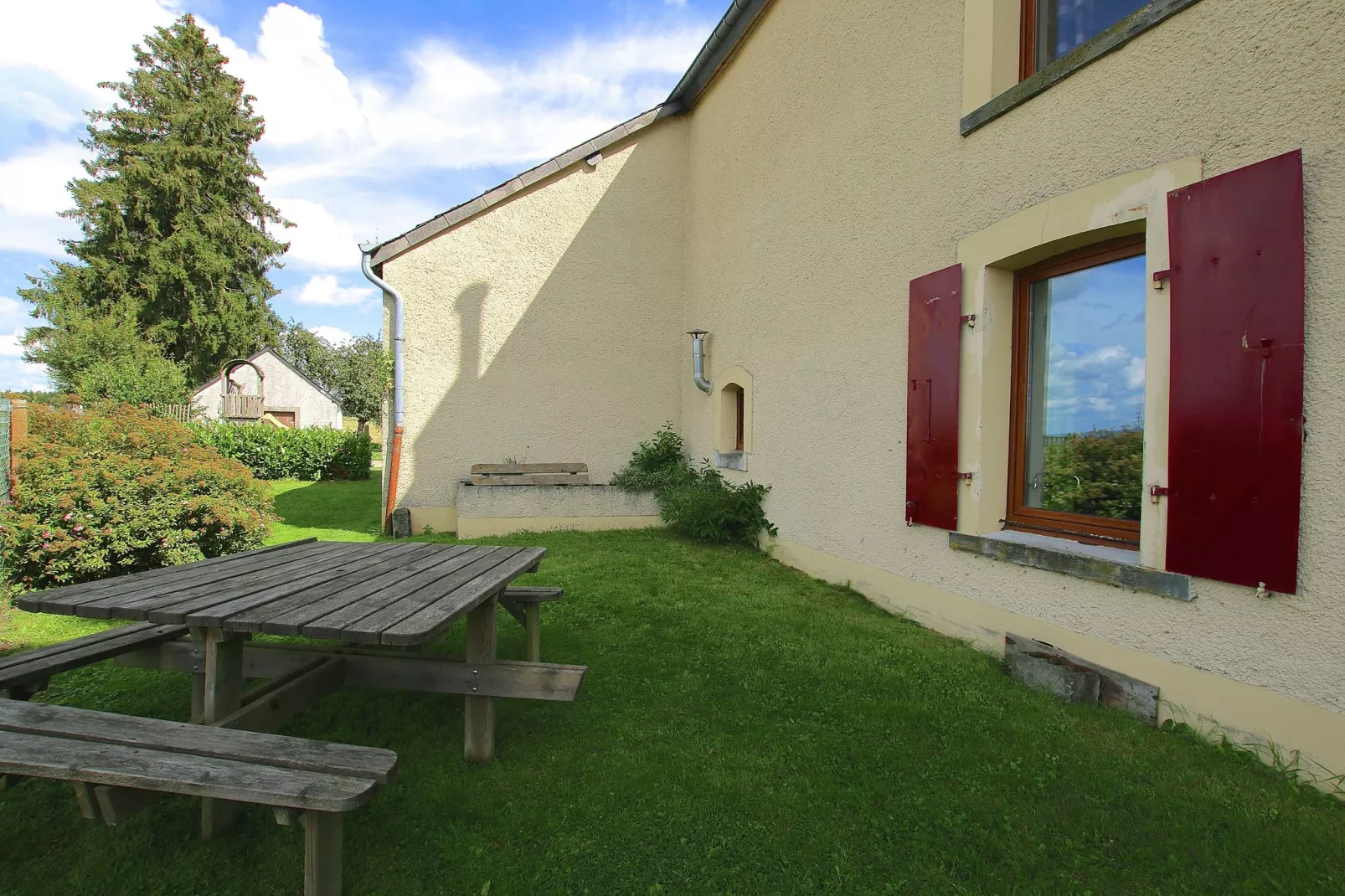 Gîte du Haut Chemin-Exterior summer