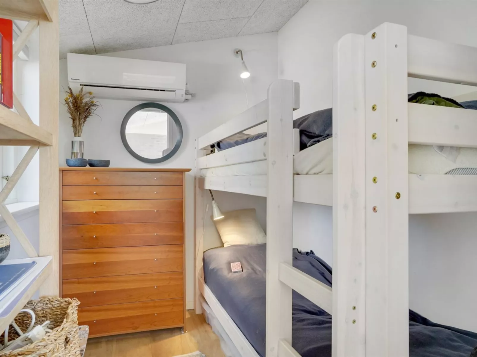 "Nielsen" - 30m to the inlet-Inside