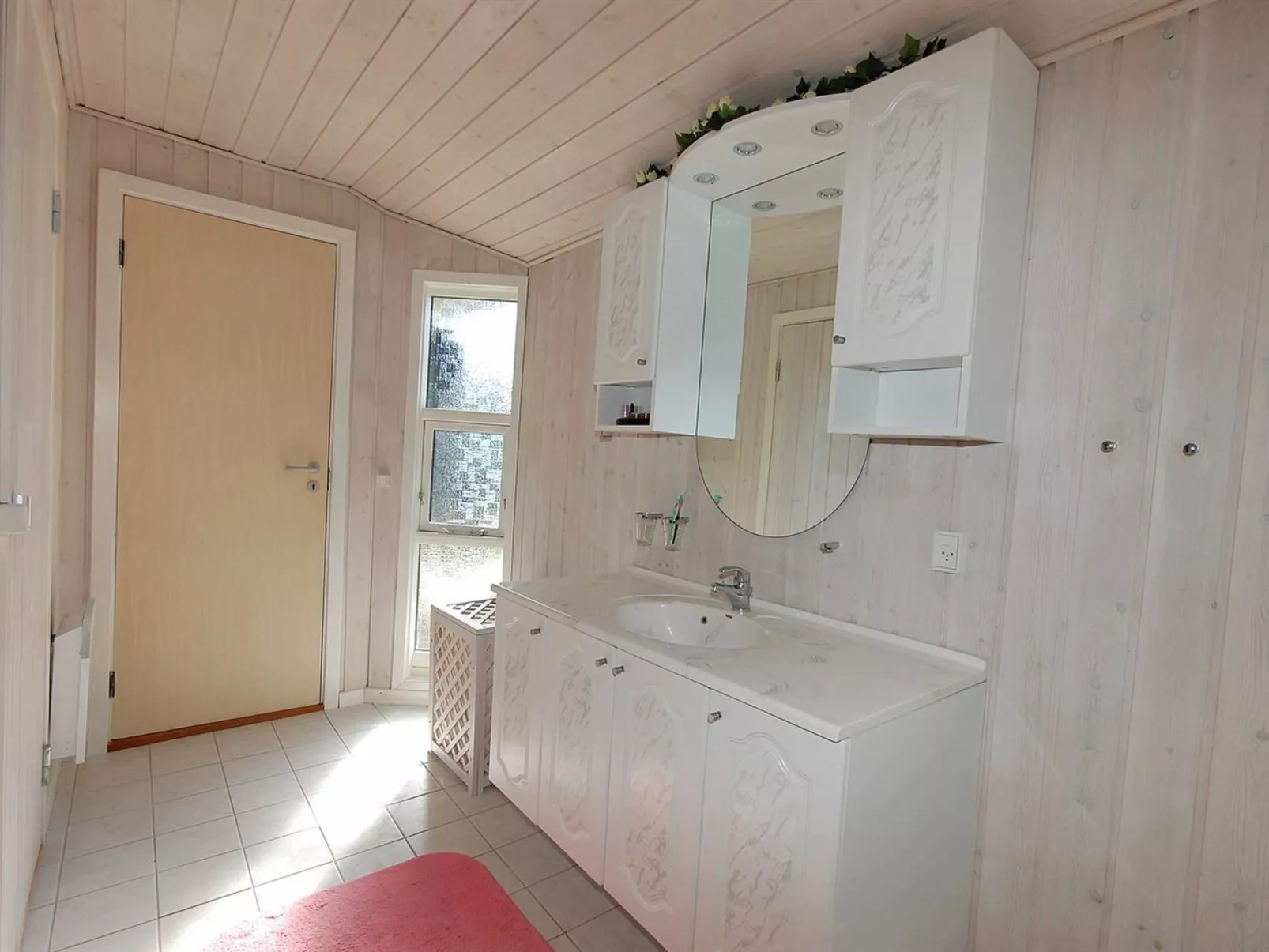 "Tomke" - 1.7km from the sea-Inside