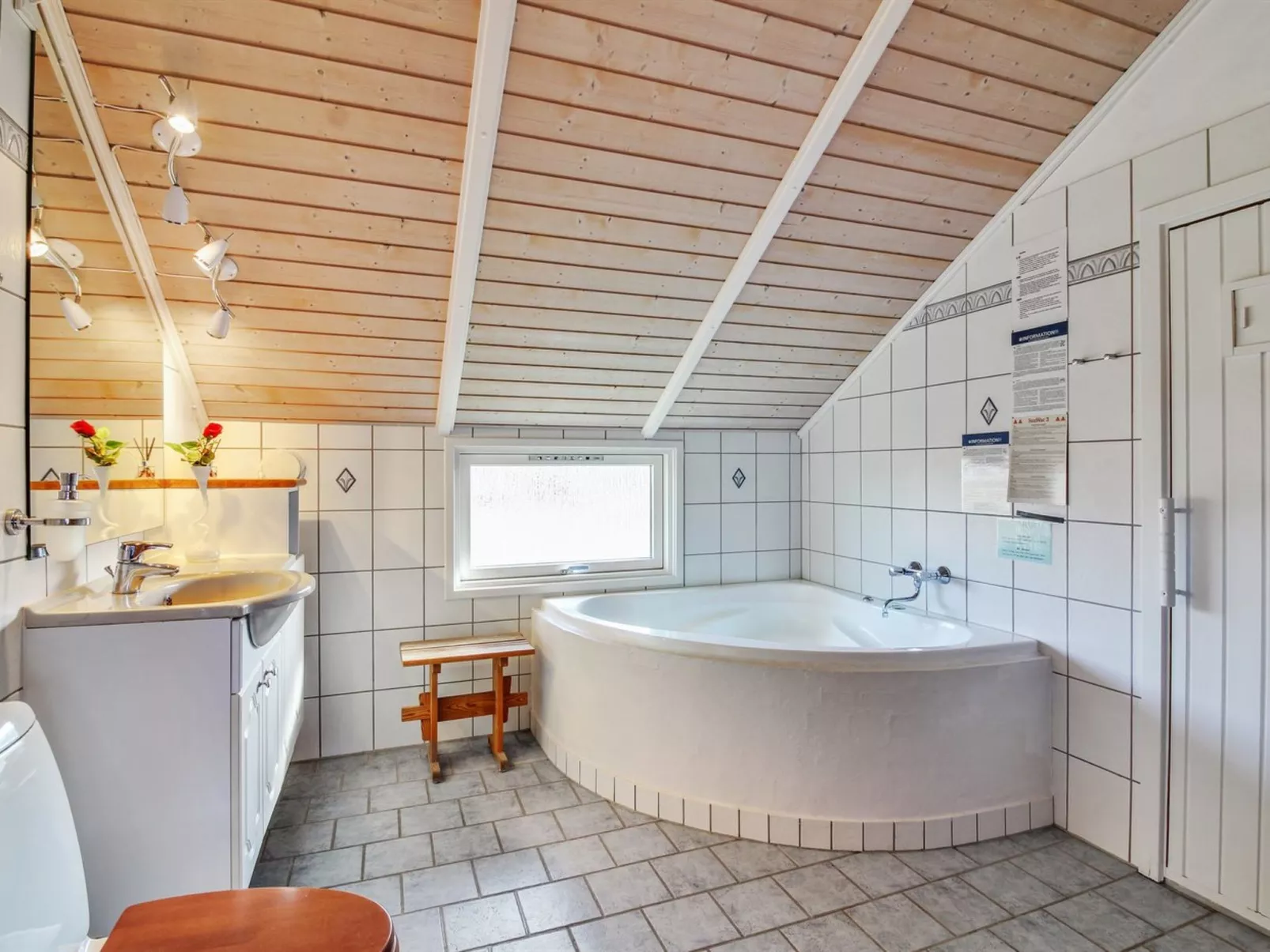 "Freya" - 200m from the sea-Inside