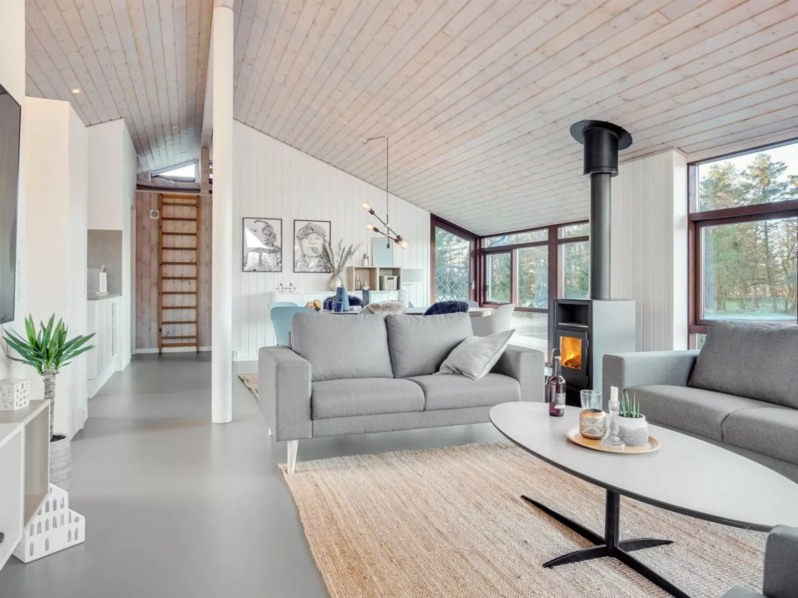 "Sirpa" - 1km from the sea-Inside