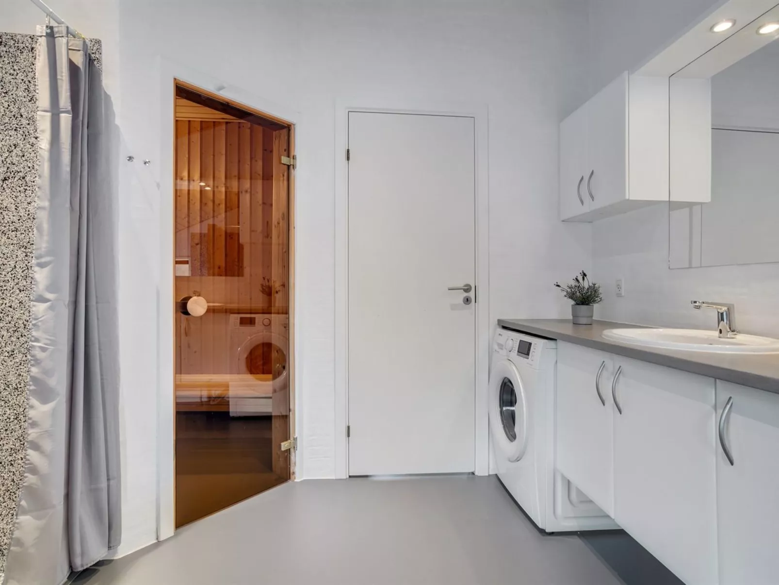 "Sirpa" - 1km from the sea-Inside