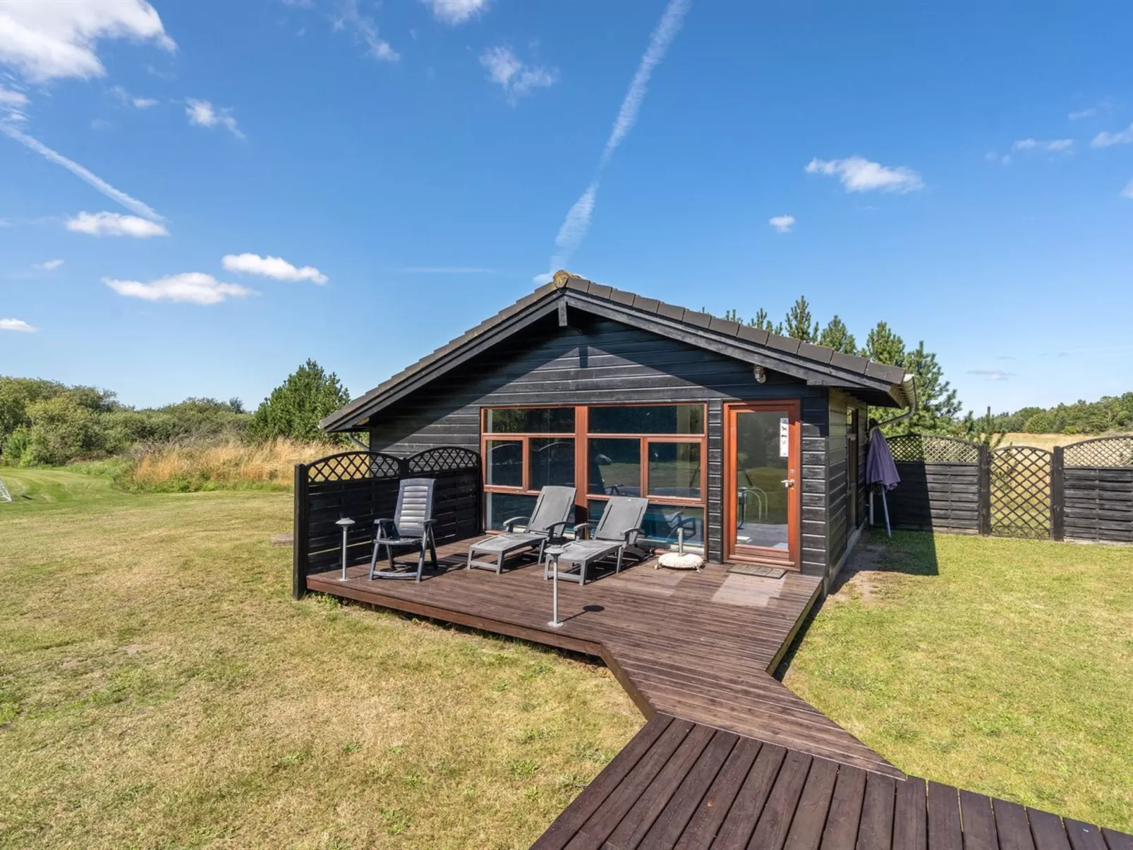 "Sirpa" - 1km from the sea-Outside