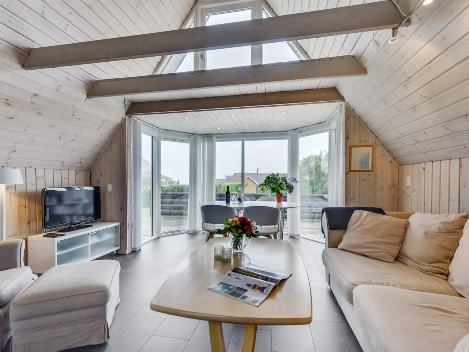 "Leve" - 200m from the sea-Inside