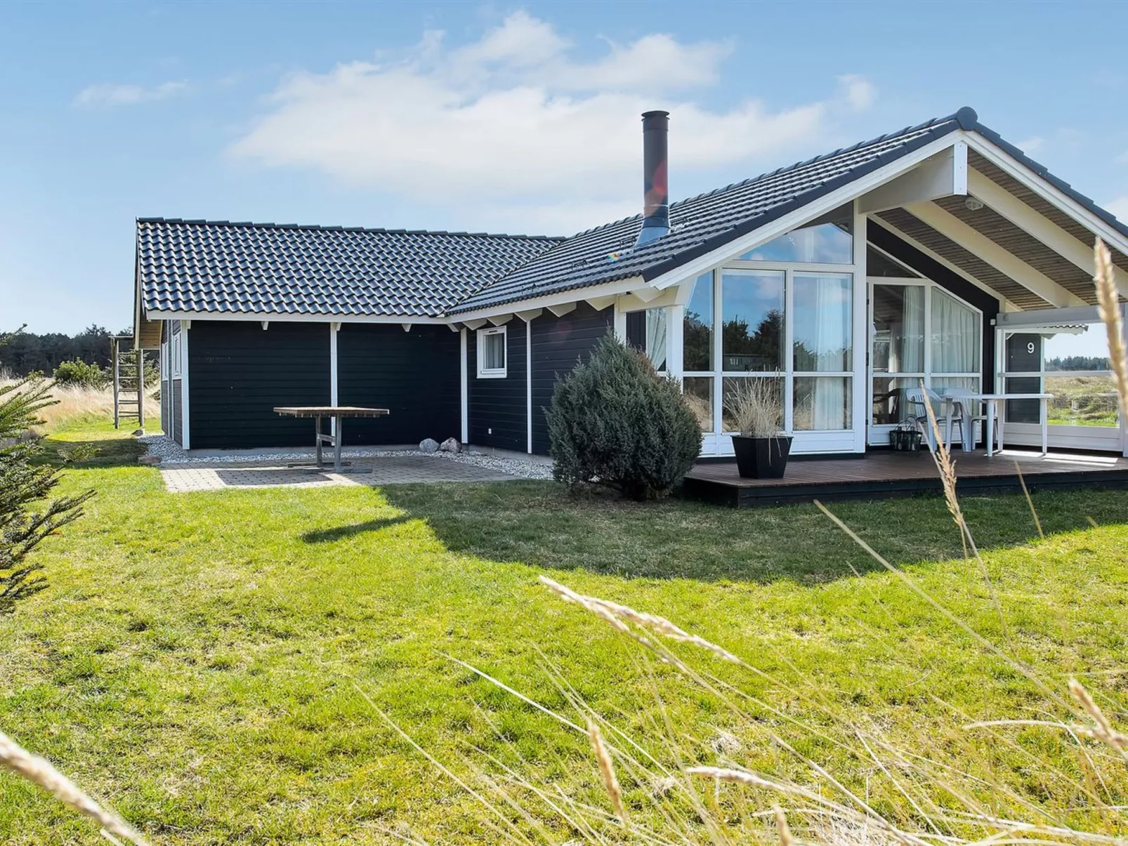 "Leya" - 1.2km from the sea-Outside