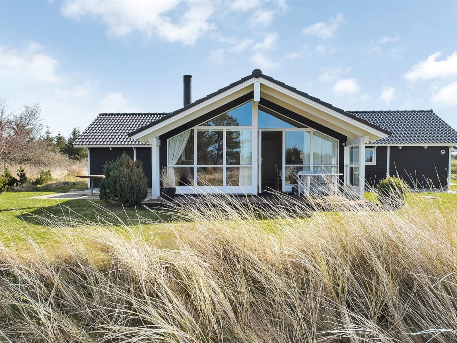 "Leya" - 1.2km from the sea-Outside