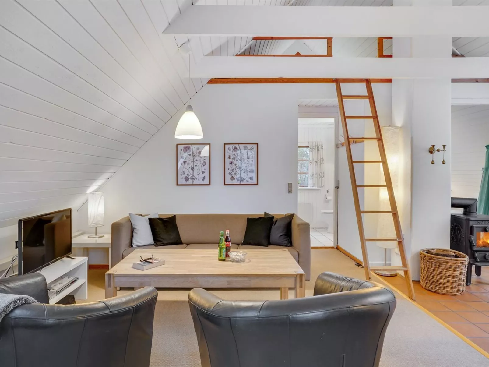 "Jörn" - 800m from the sea-Inside