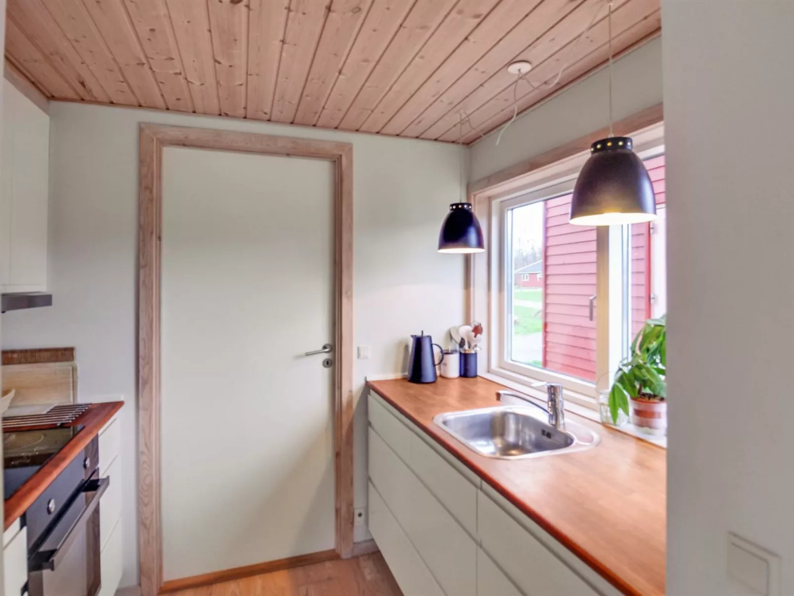 "Carlie" - 2.8km from the sea-Drinnen