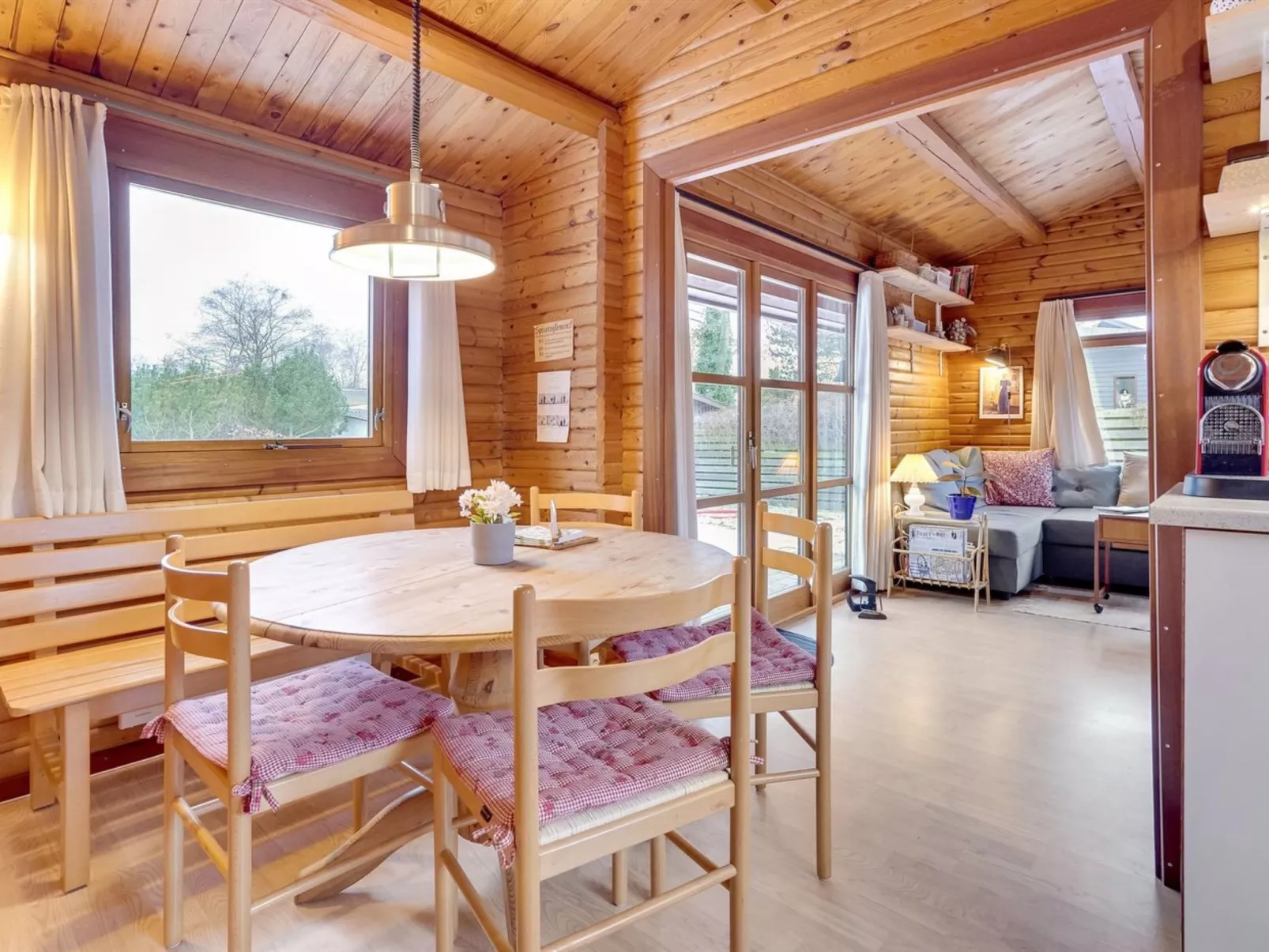 "Agda" - 100m from the sea-Drinnen