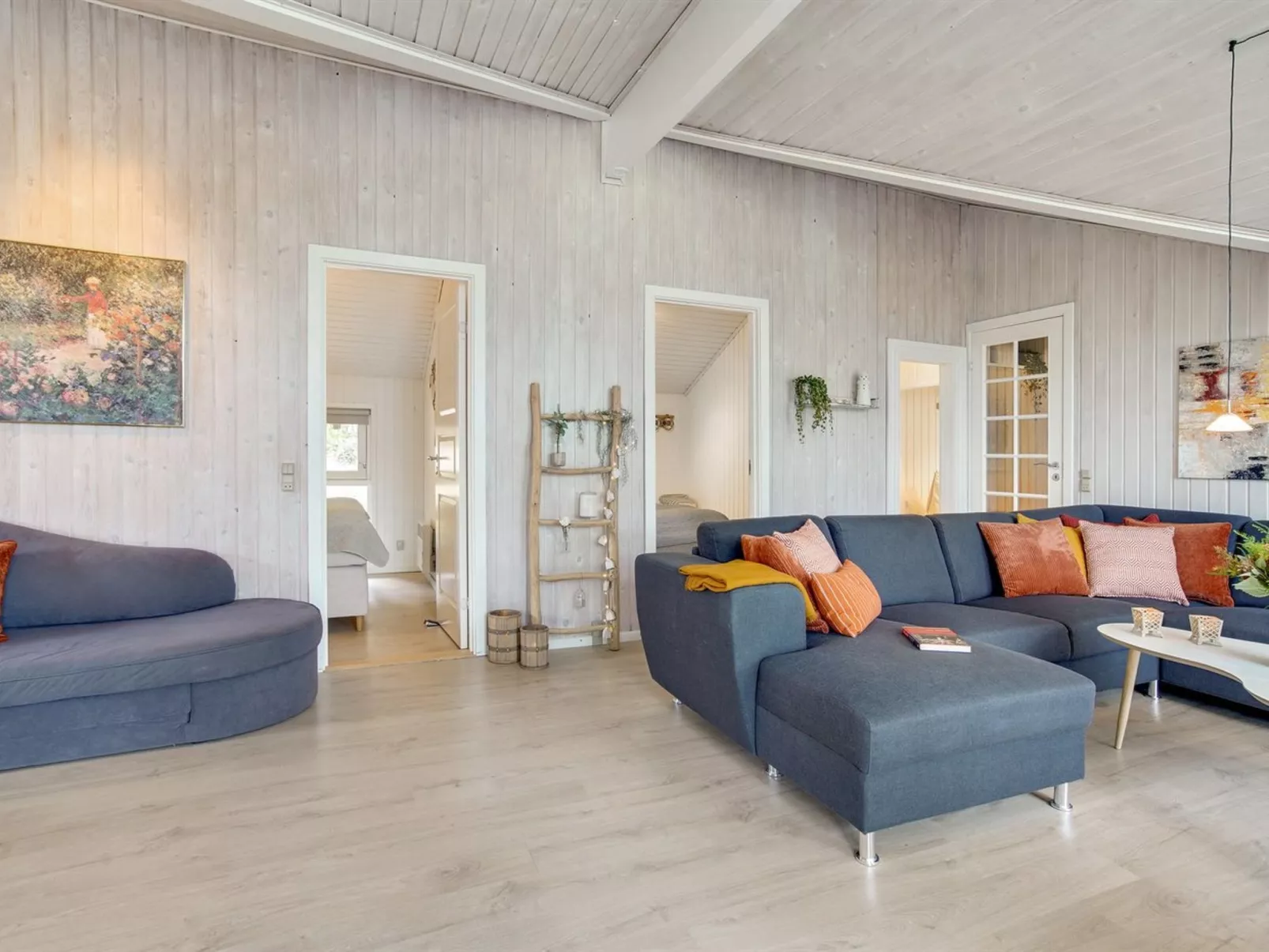 "Elayne" - 3km from the sea-Inside