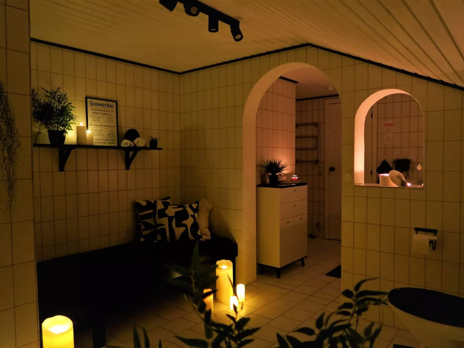 "Elayne" - 3km from the sea-Inside