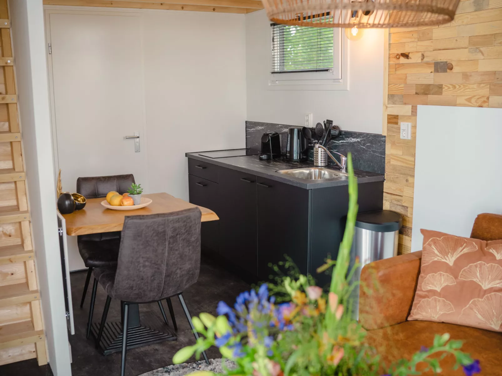 Tiny River House-Inside