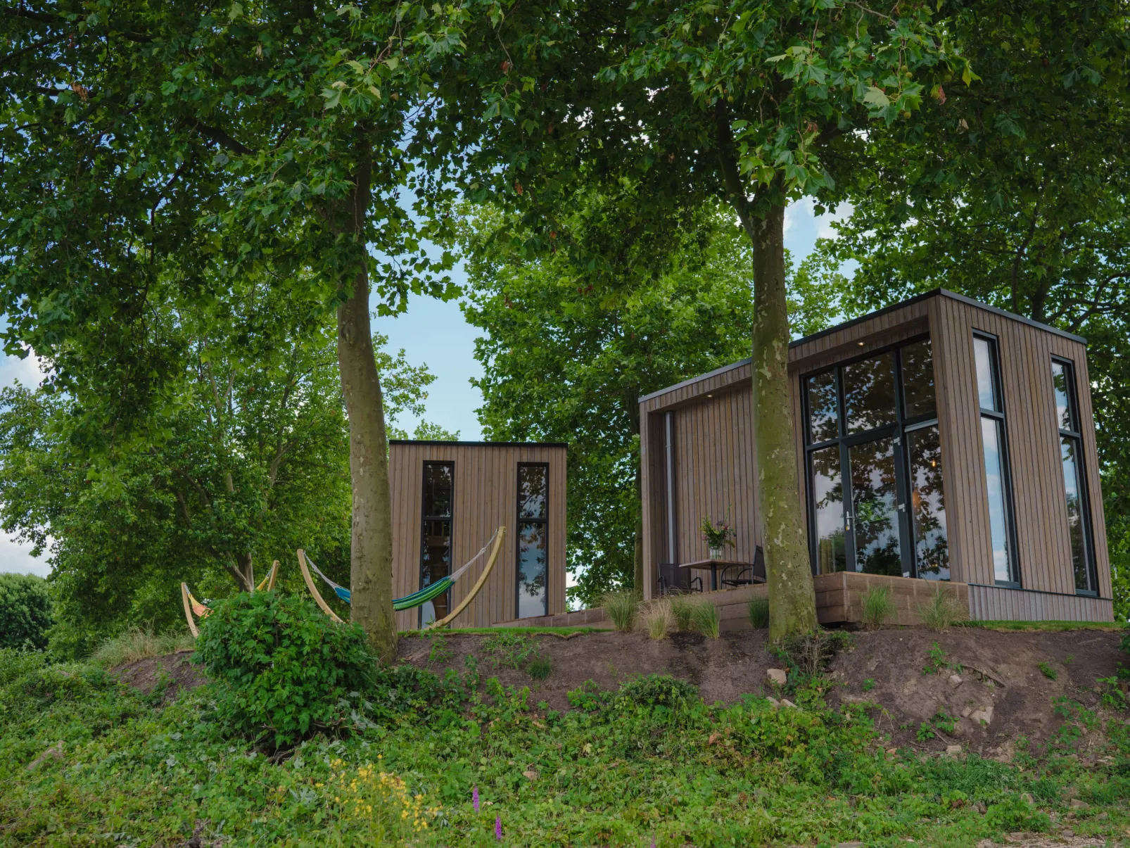 Tiny River House-Outside