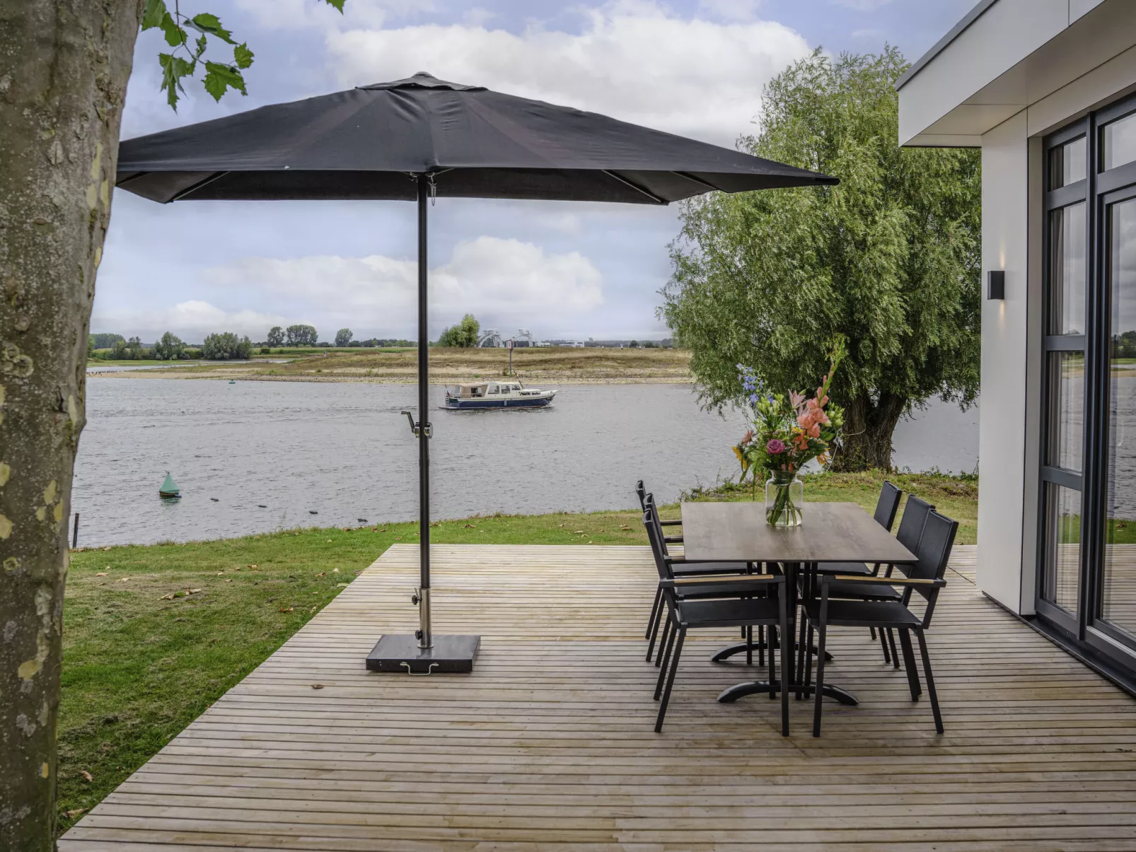 MarinaPark Bad Nederrijn-Outside