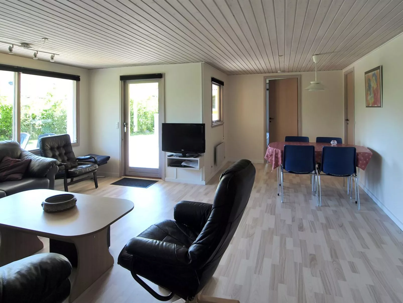 "Berthilde" - 400m from the sea-Inside