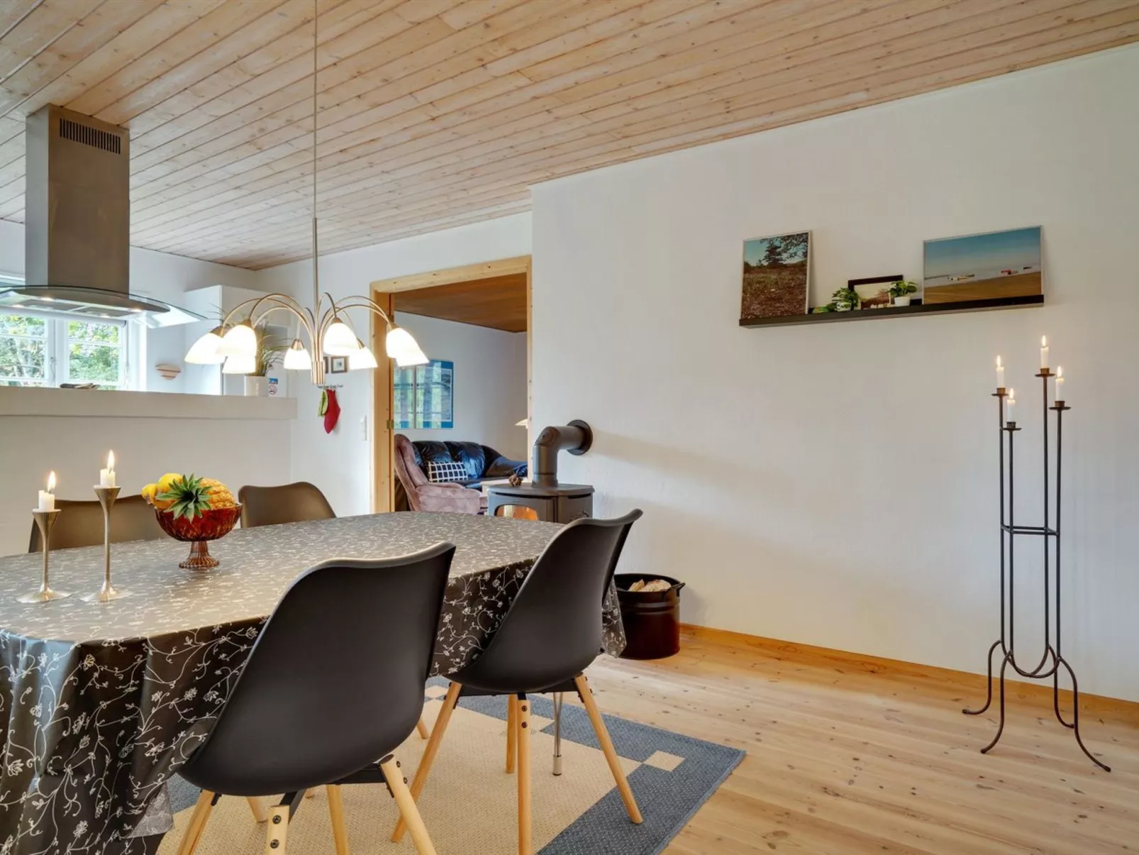 "Hildegunn" - 200m from the sea-Inside