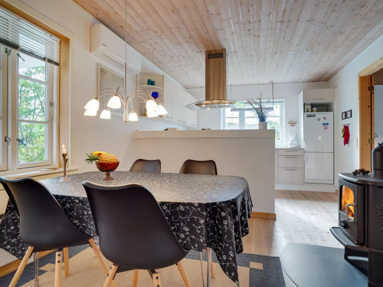 "Hildegunn" - 200m from the sea-Inside