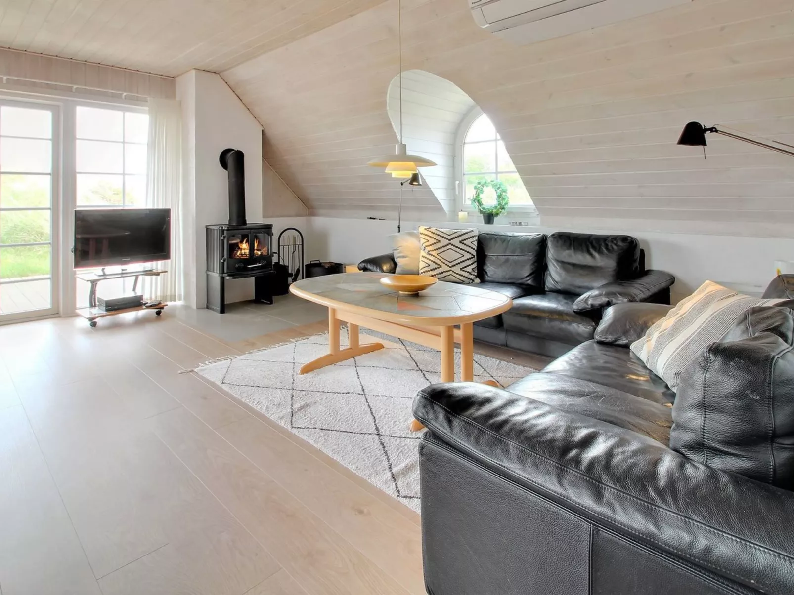 "Slava" - 250m from the sea-Inside