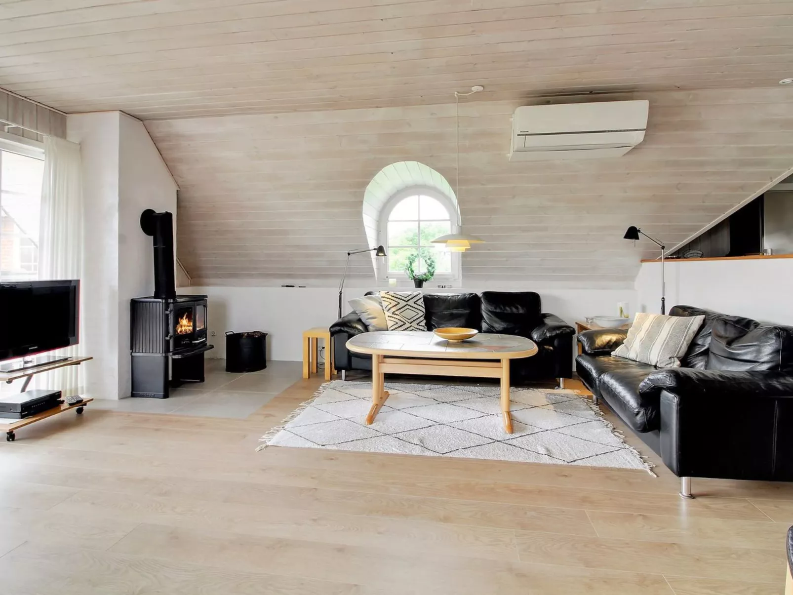 "Slava" - 250m from the sea-Inside