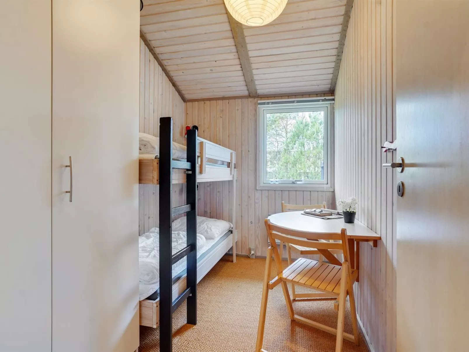 "Svantepolk" - 1.1km from the sea-Drinnen
