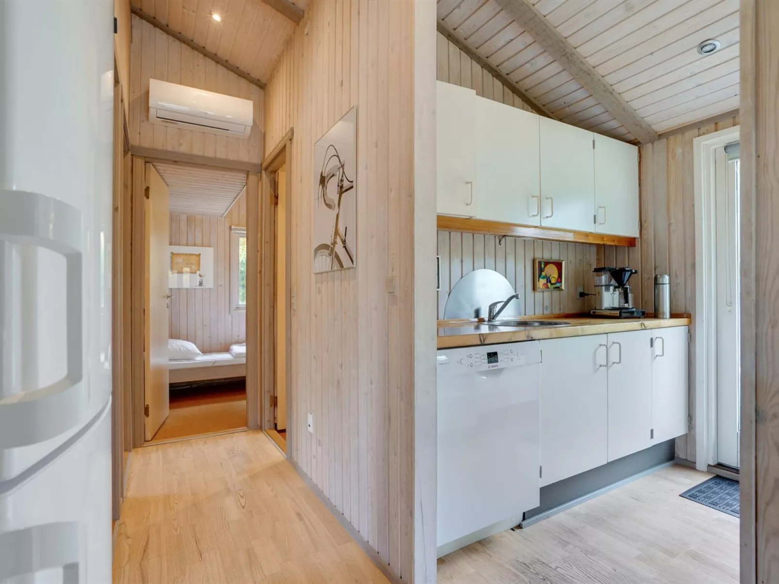 "Svantepolk" - 1.1km from the sea-Drinnen