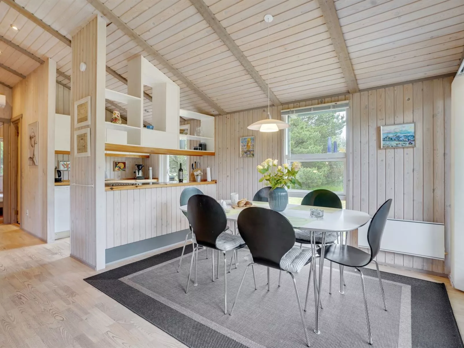 "Svantepolk" - 1.1km from the sea-Drinnen