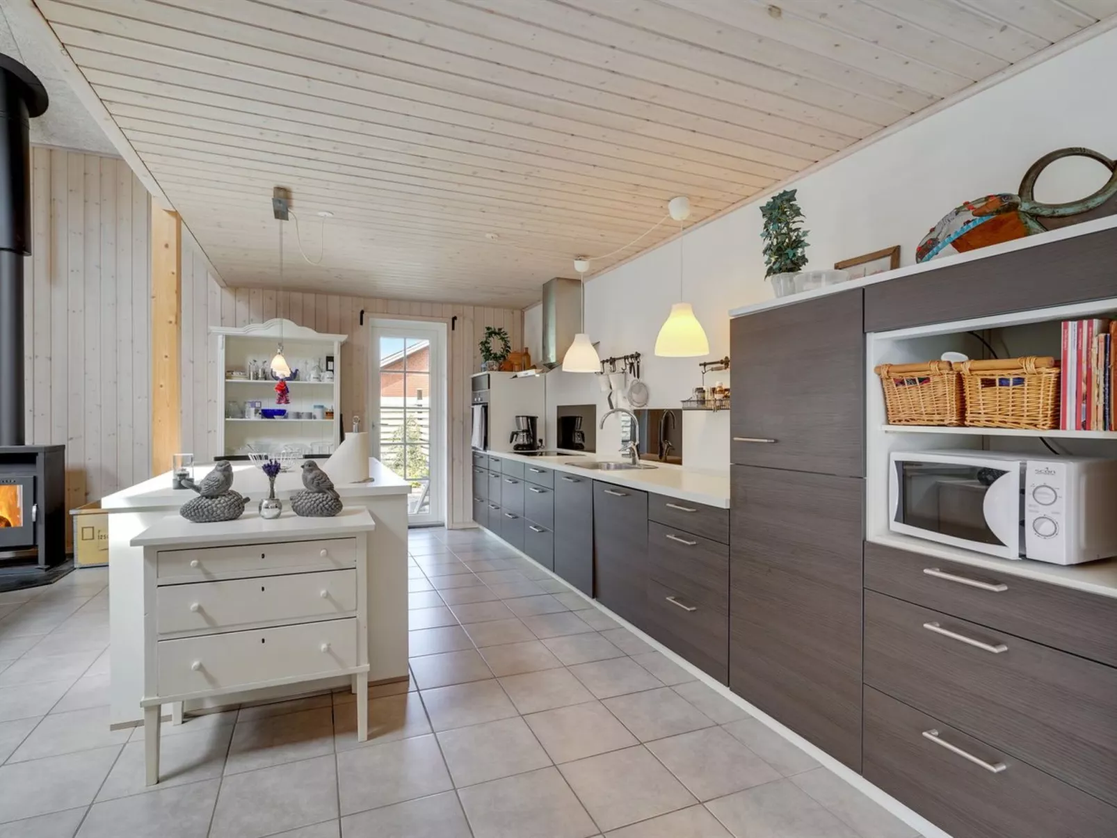 "Thorth" - 1.3km from the sea-Inside