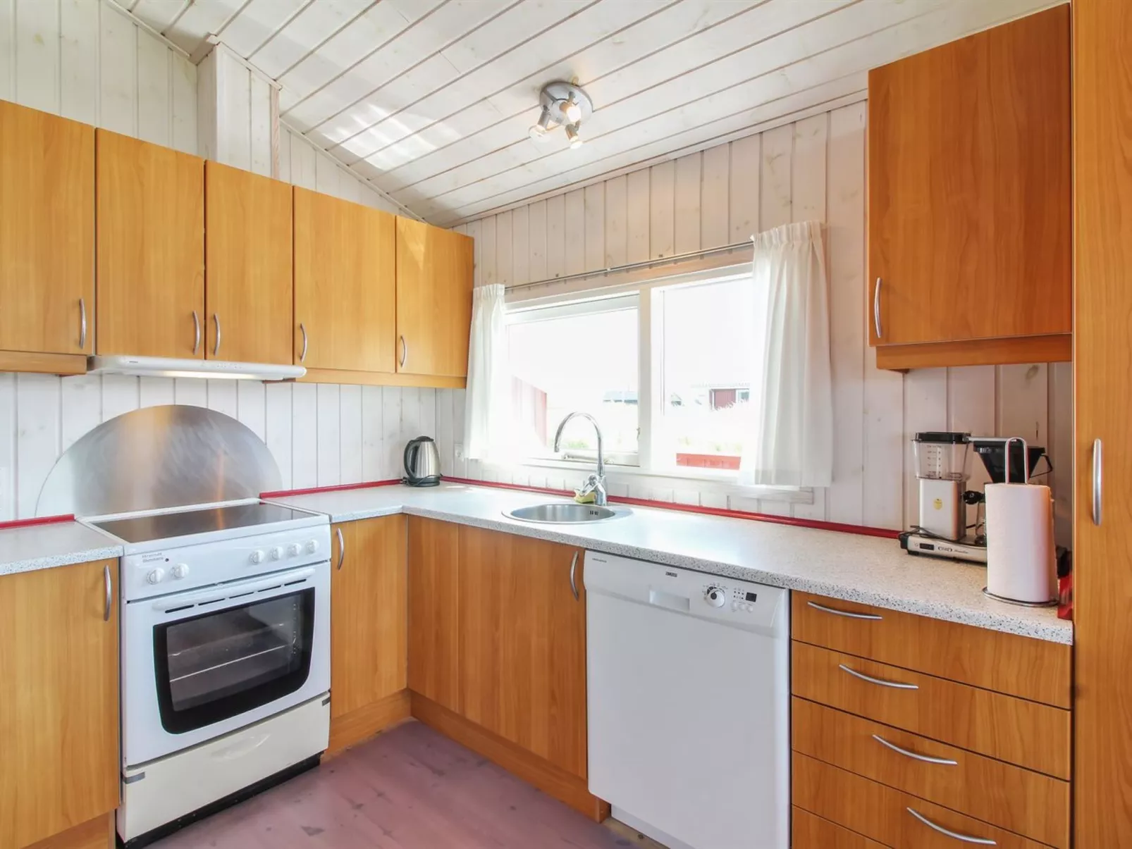 "Zvezda" - 300m from the sea-Inside