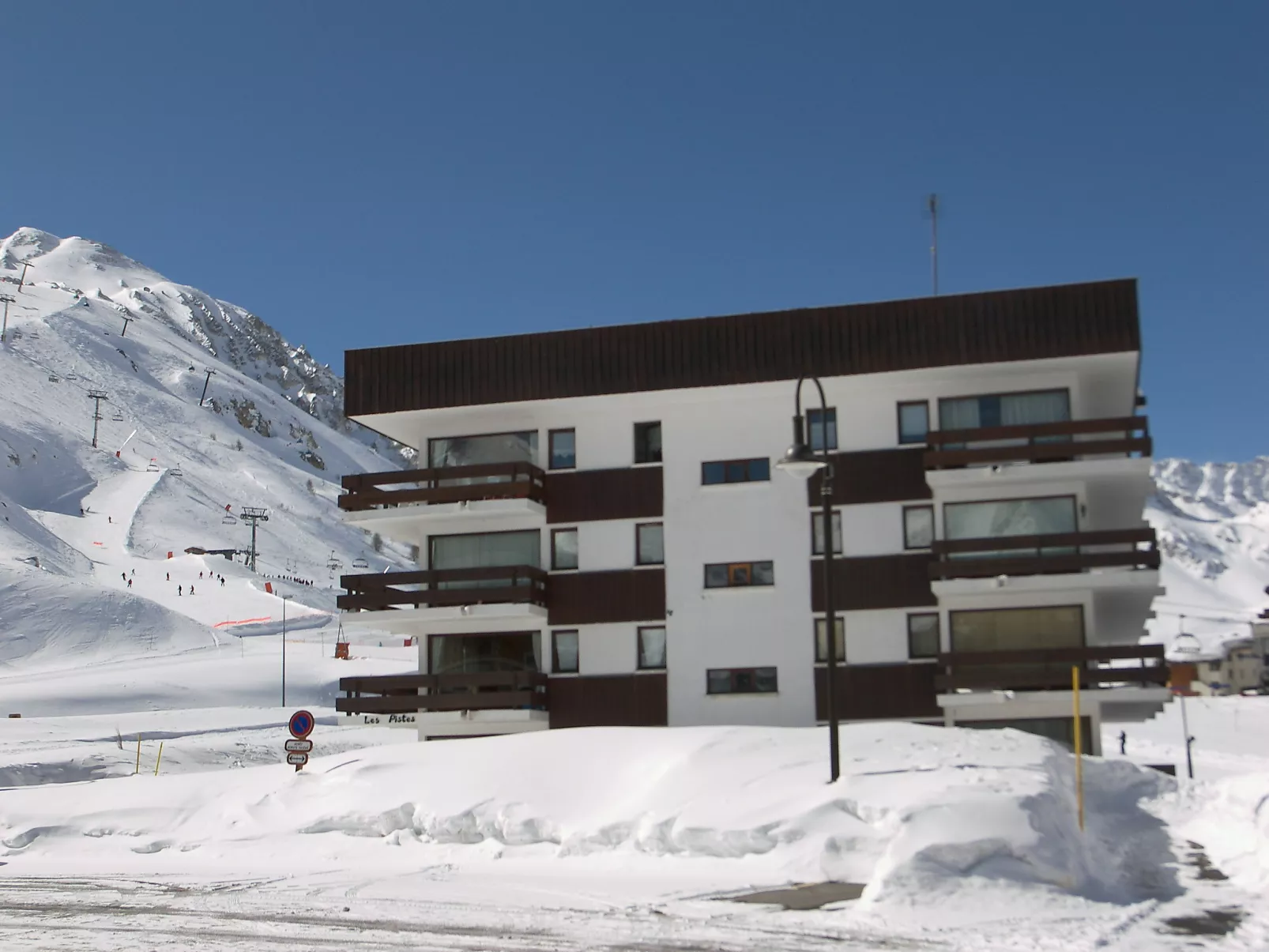 Les Pistes (Lavachet)-Draußen