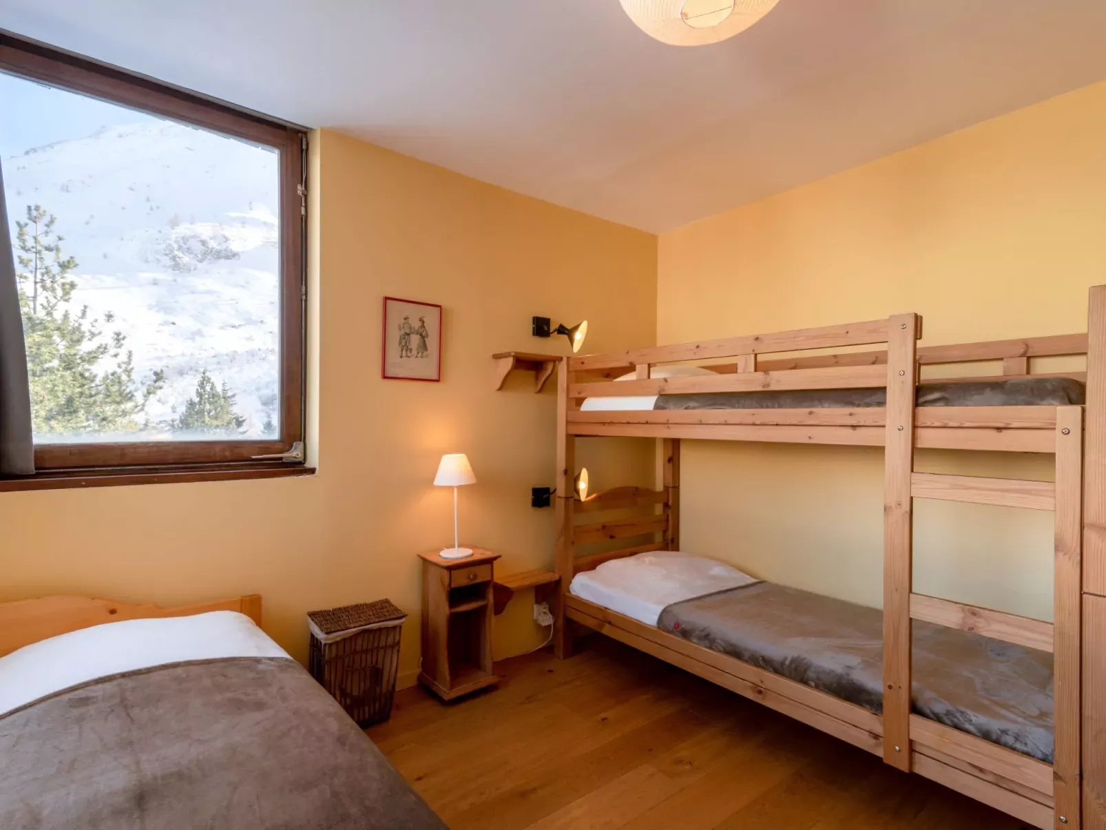 Les Roches Rouges (Lavachet)-Inside