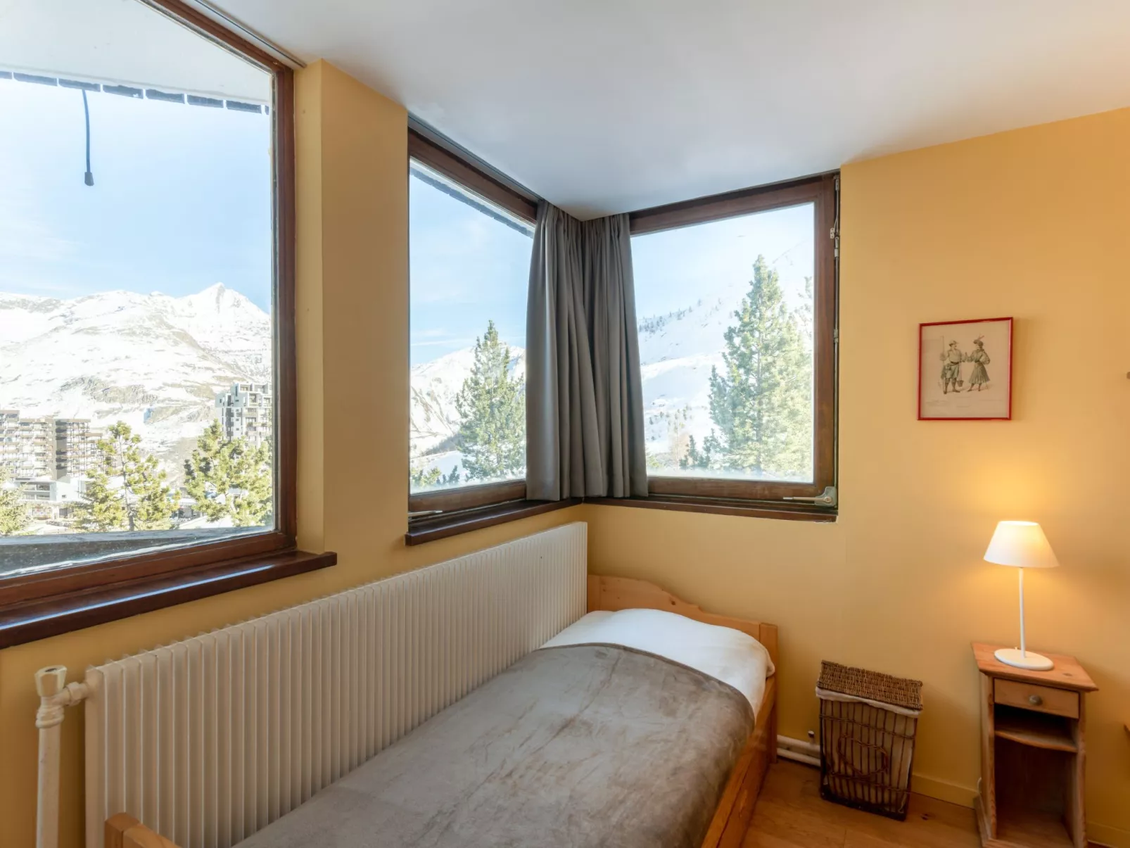 Les Roches Rouges (Lavachet)-Inside
