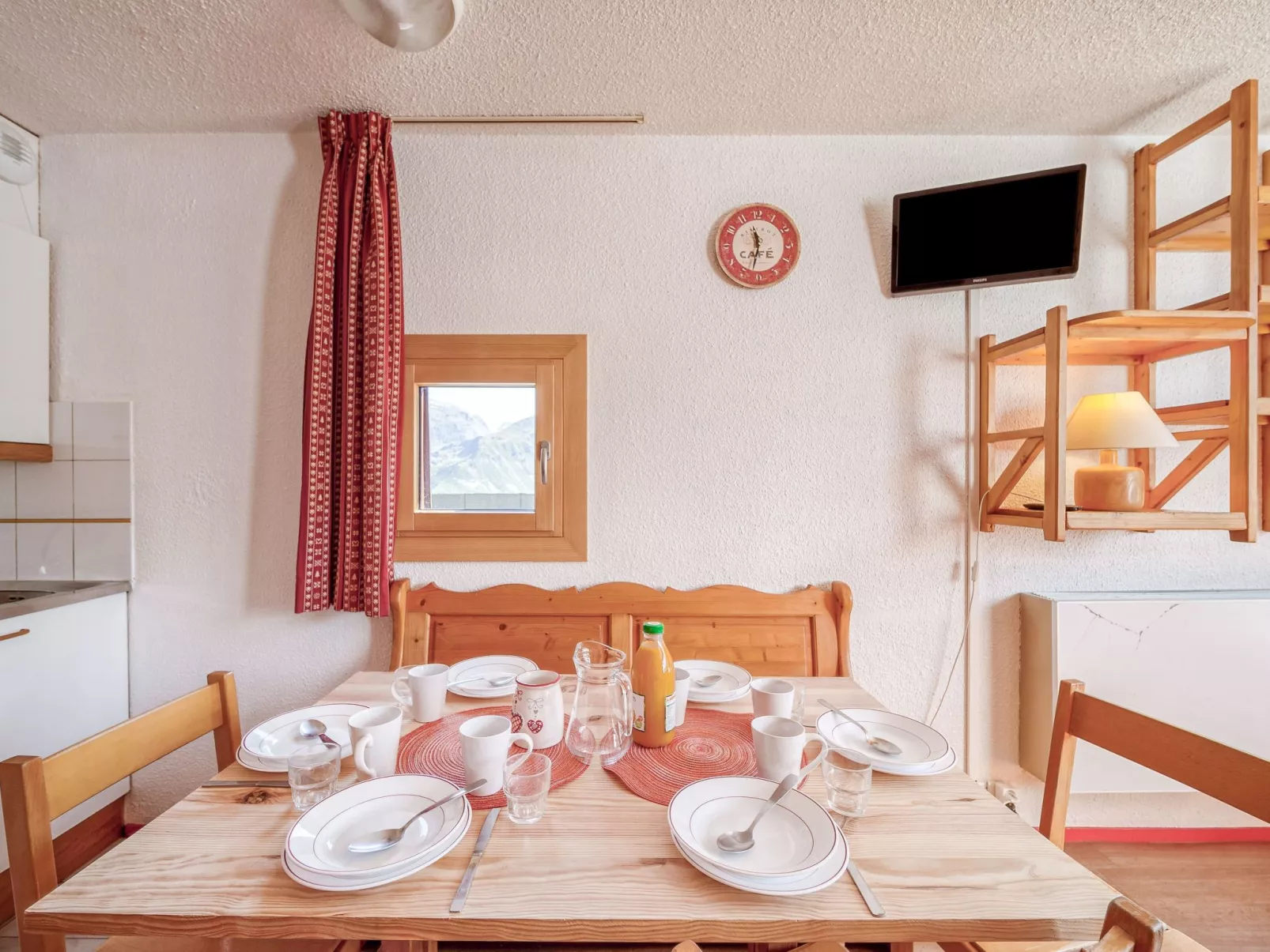 Home Club (Lavachet)-Drinnen