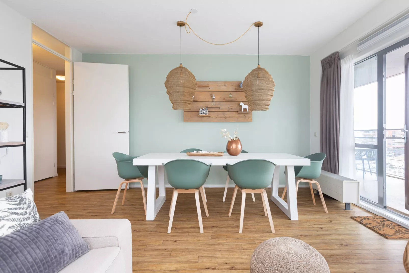 Scheveningen Harbour 80C-Dining room