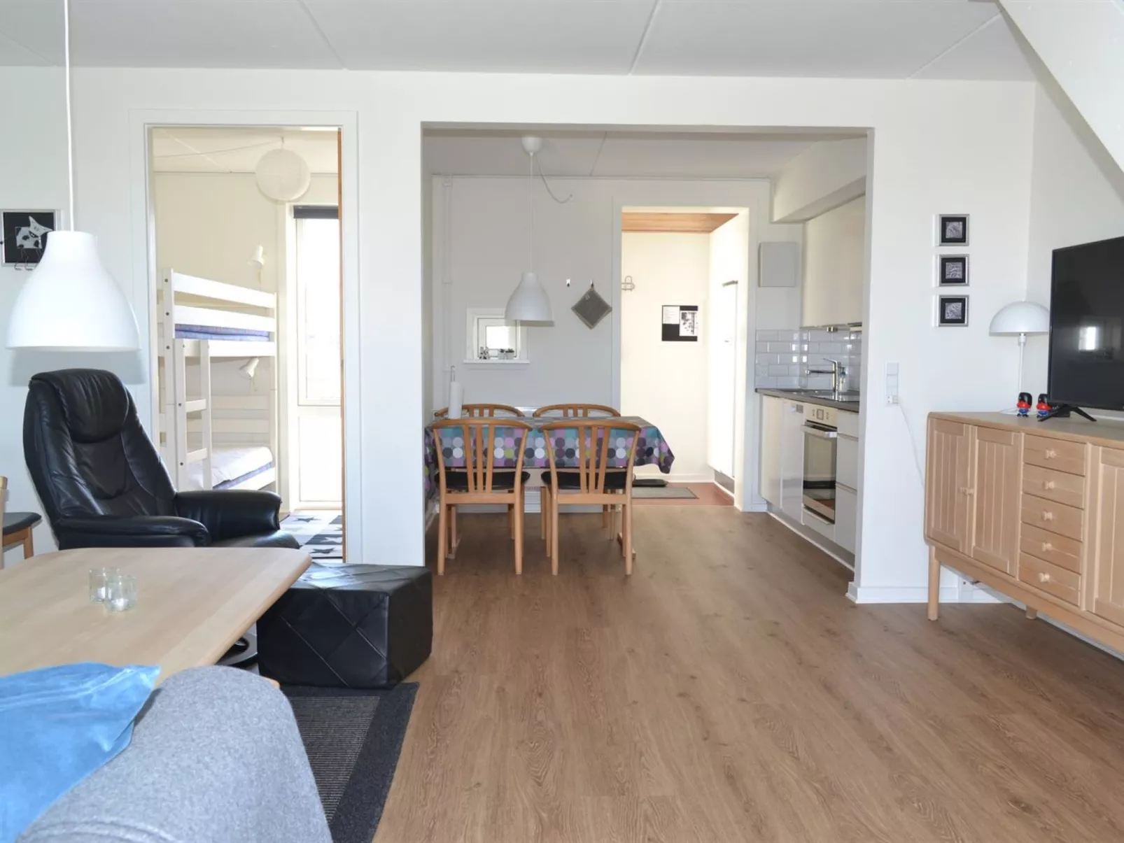 "Auti" - 2.3km from the sea-Inside