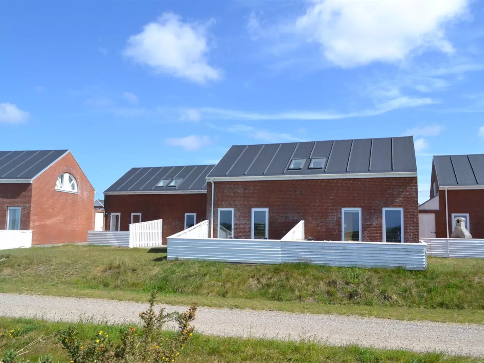 "Auti" - 2.3km from the sea-Outside