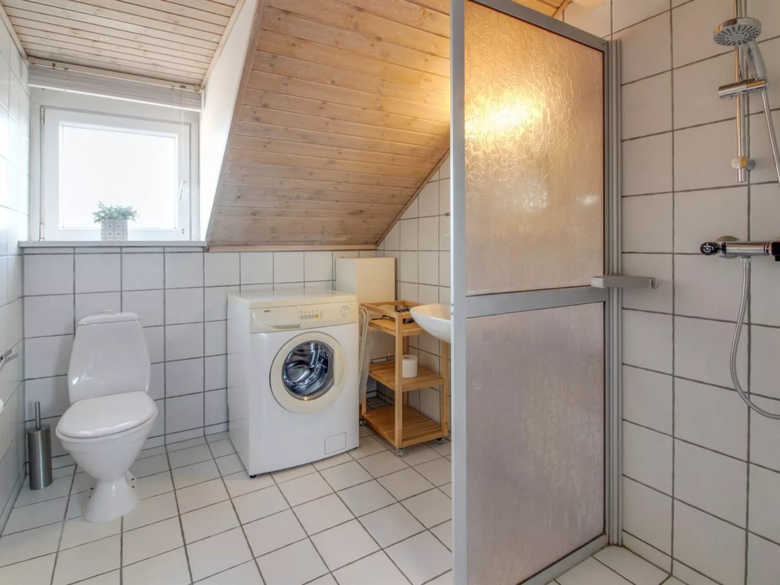 "Maarit" - 2.3km from the sea-Inside