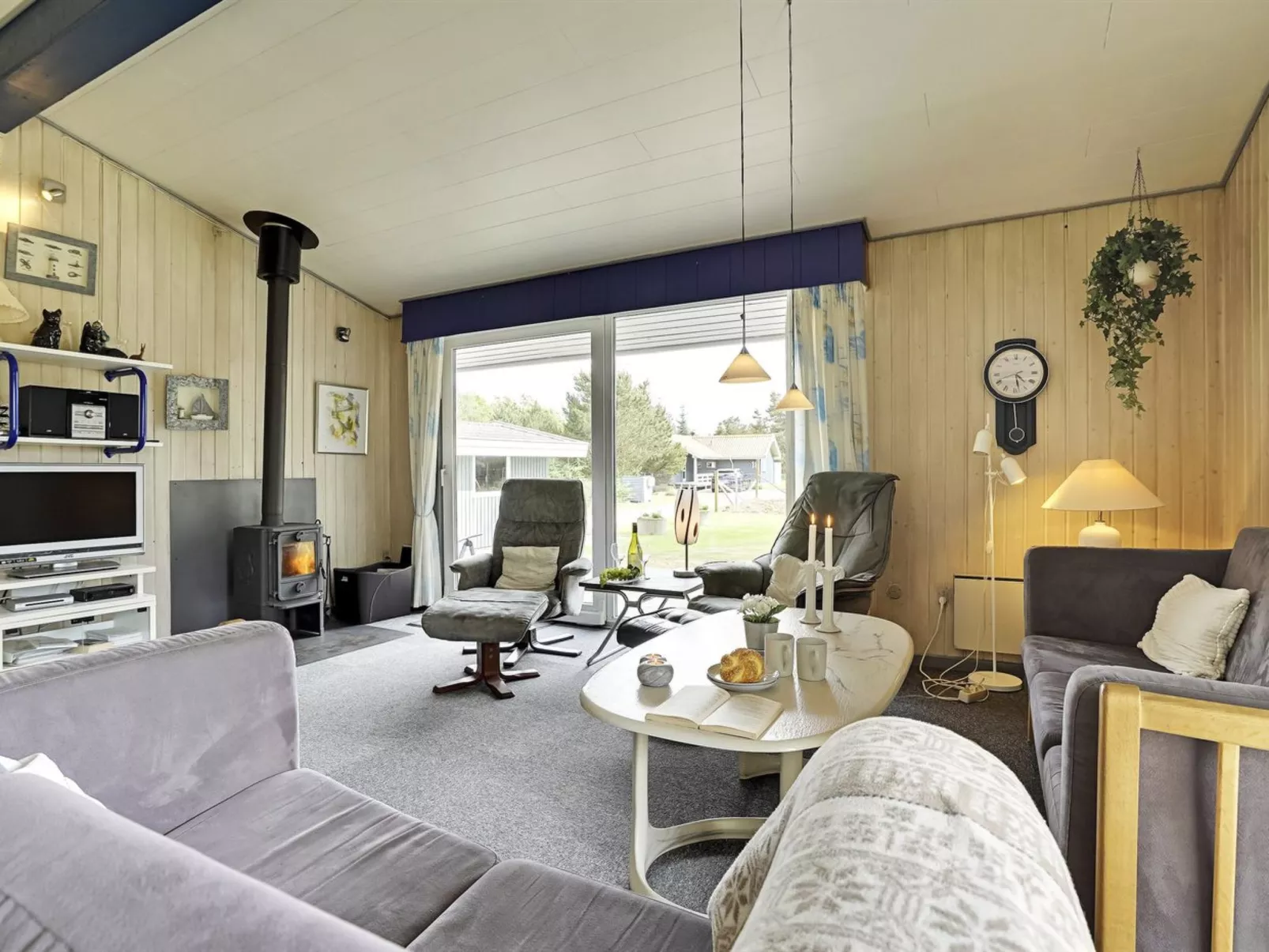 "Gunvor" - 1km from the sea-Inside