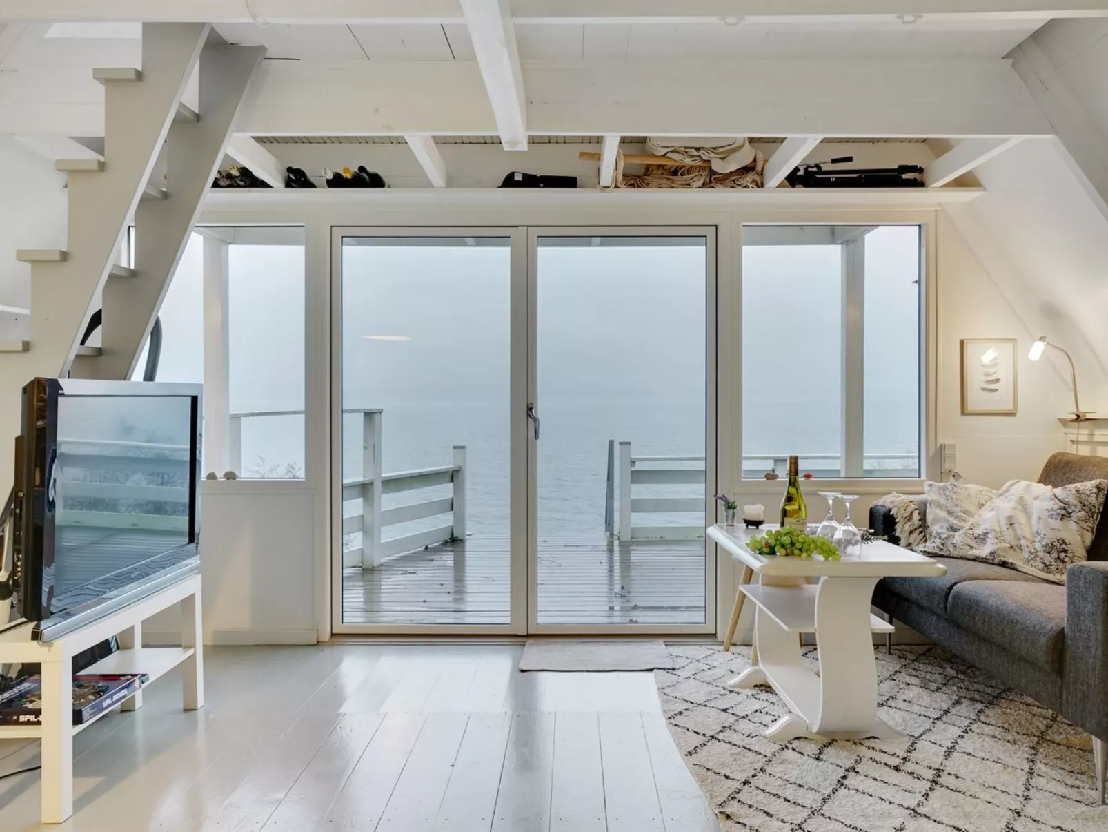 "Fifi" - 10m to the inlet-Inside