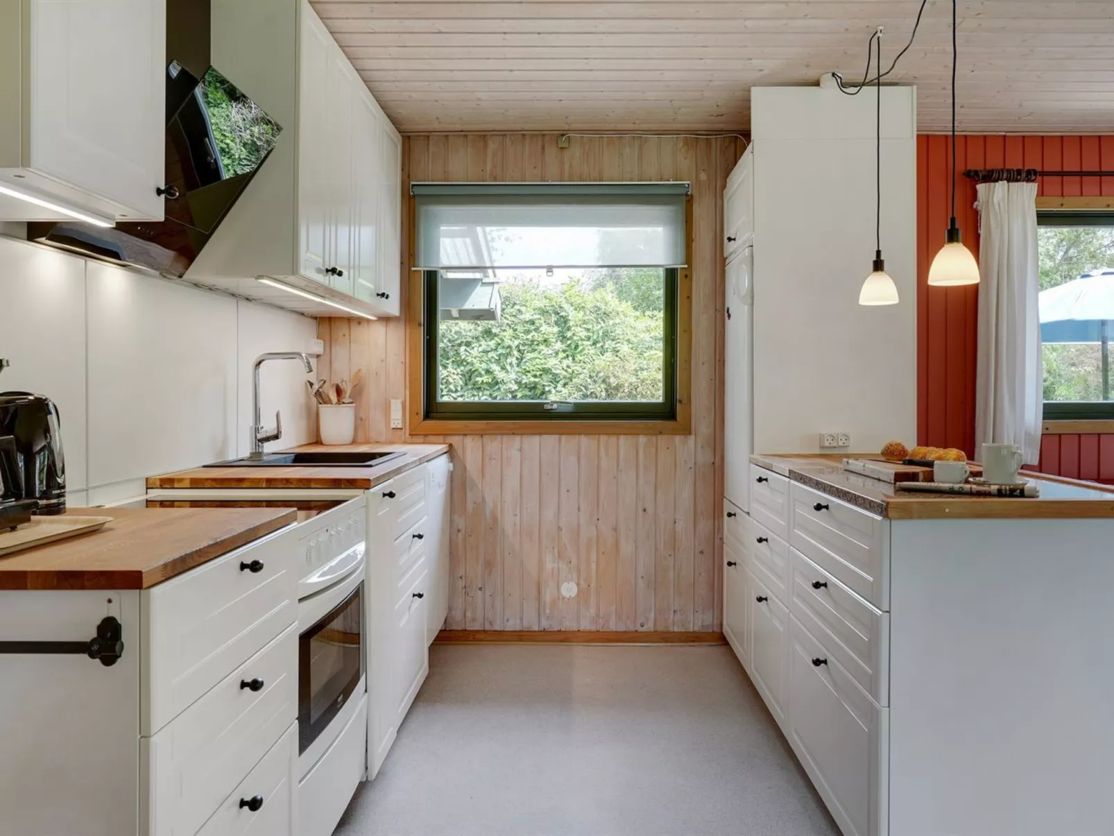 "Elif" - 400m from the sea-Inside