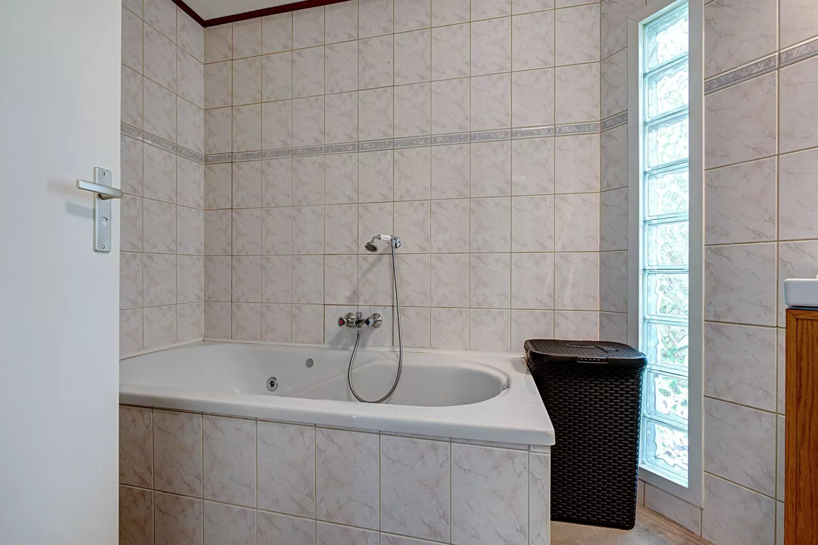 Gezellige Boerderij met chalet in Friesland-Badezimmer