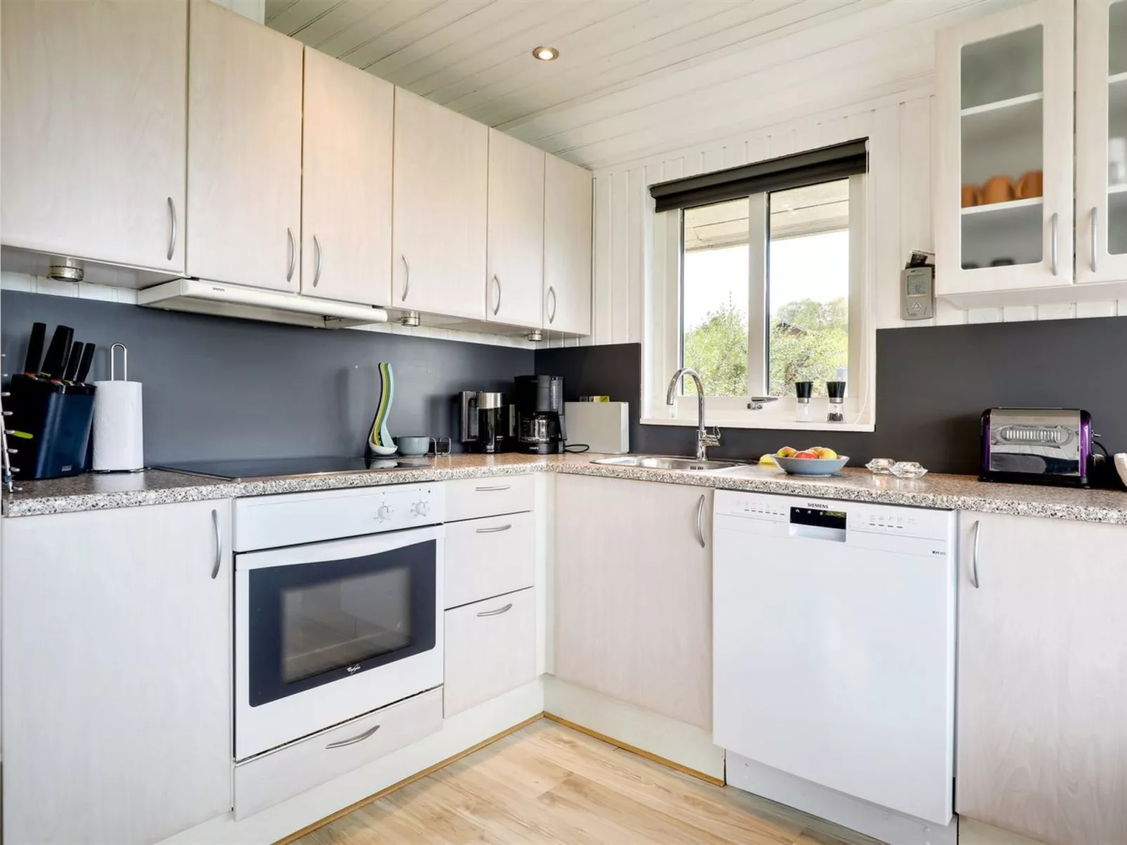 "Voitto" - 150m from the sea-Drinnen