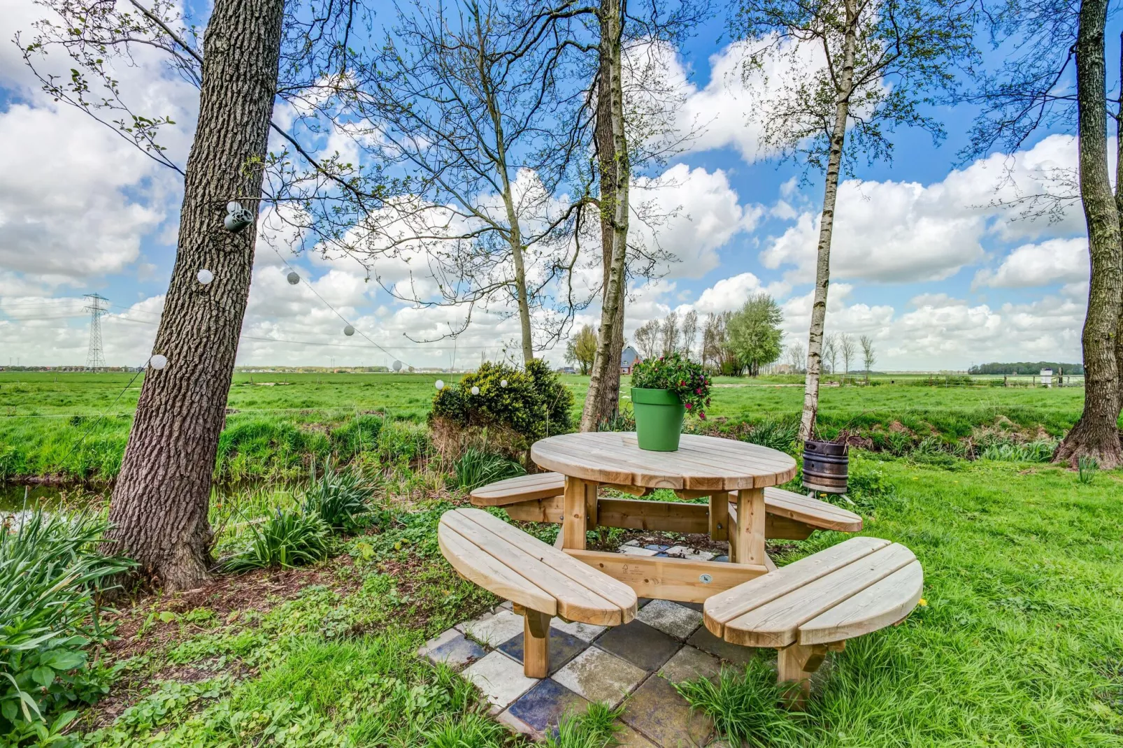 Gezellige Boerderij met chalet in Friesland-Gärten Sommer