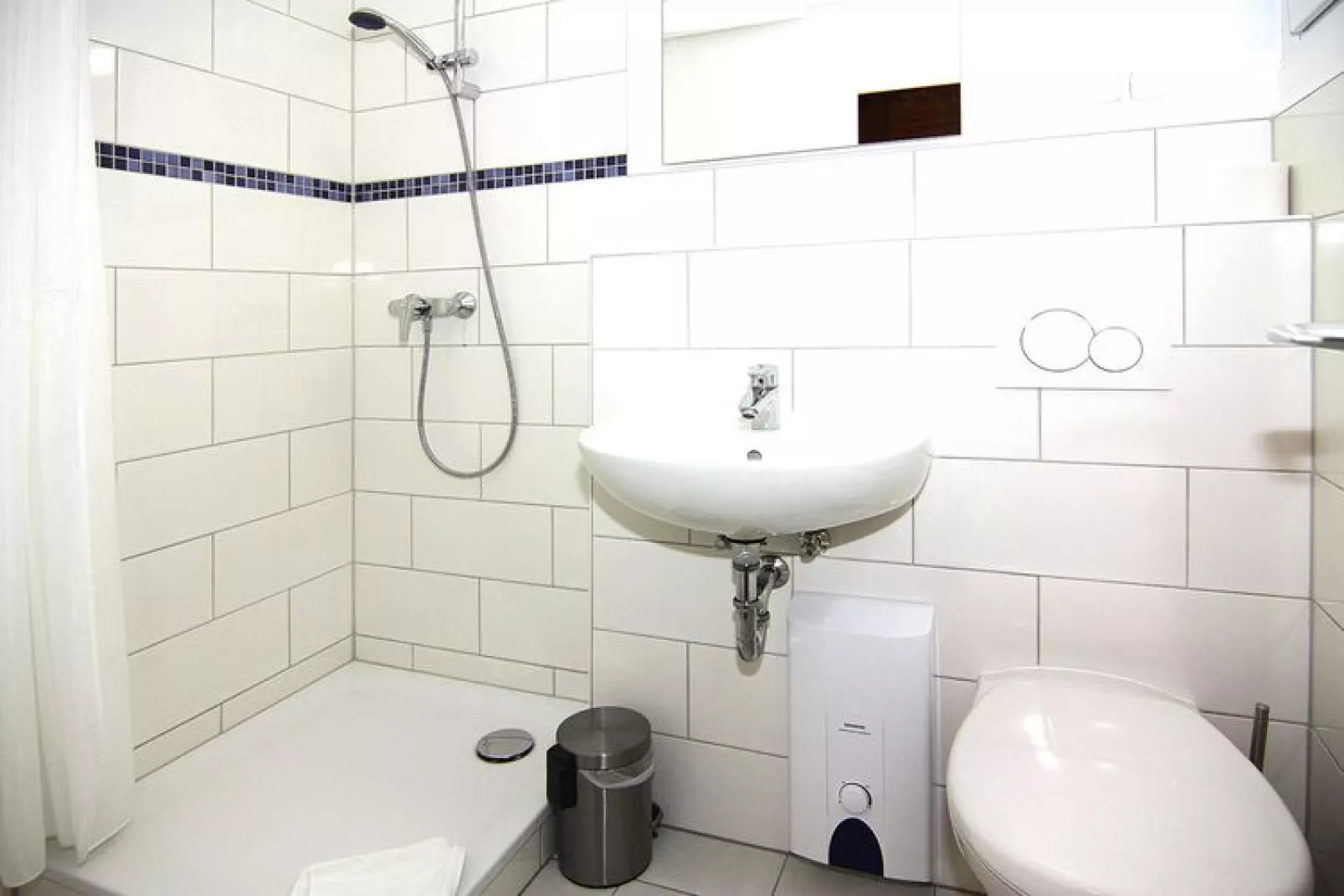 Nurdachhaus Sparpreis 65 qm-Bathroom