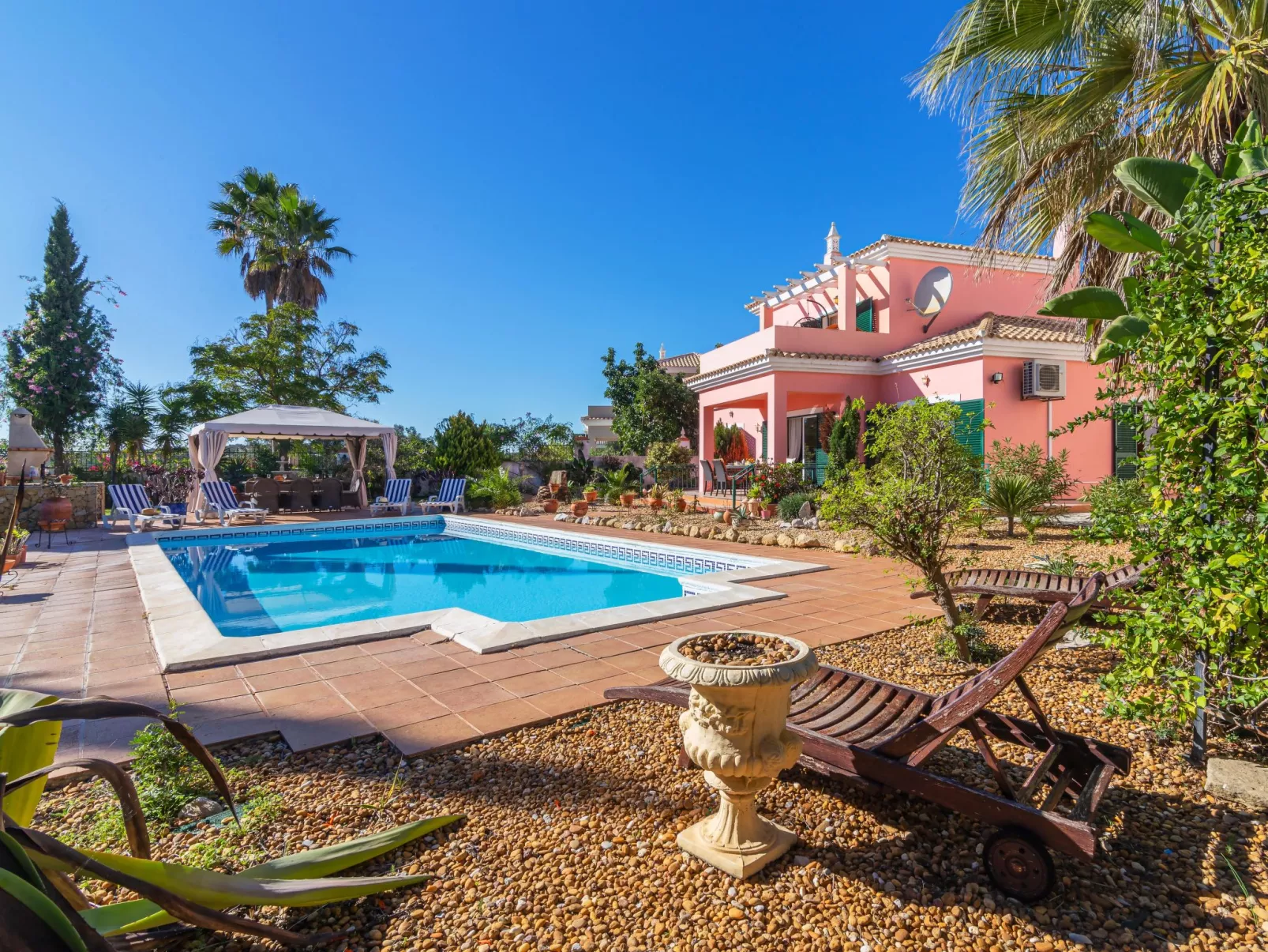 Villa Rosa-Dehors
