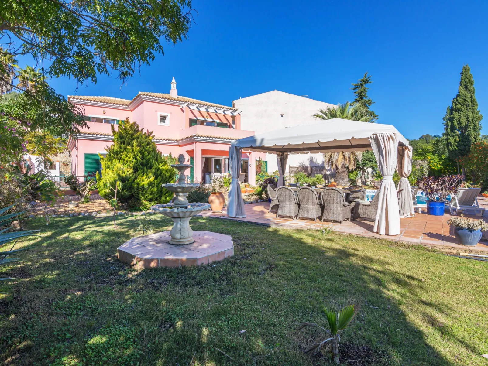 Villa Rosa-Dehors