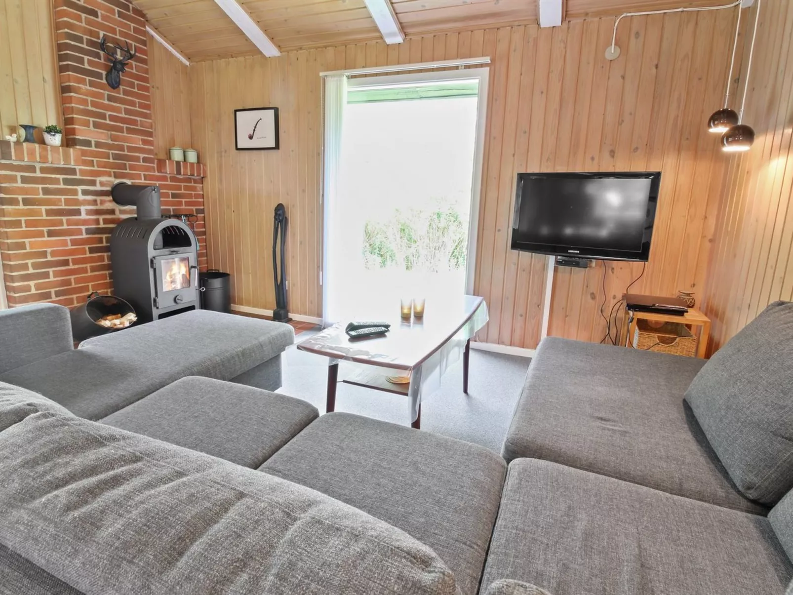 "Fredger" - 1.8km from the sea-Inside
