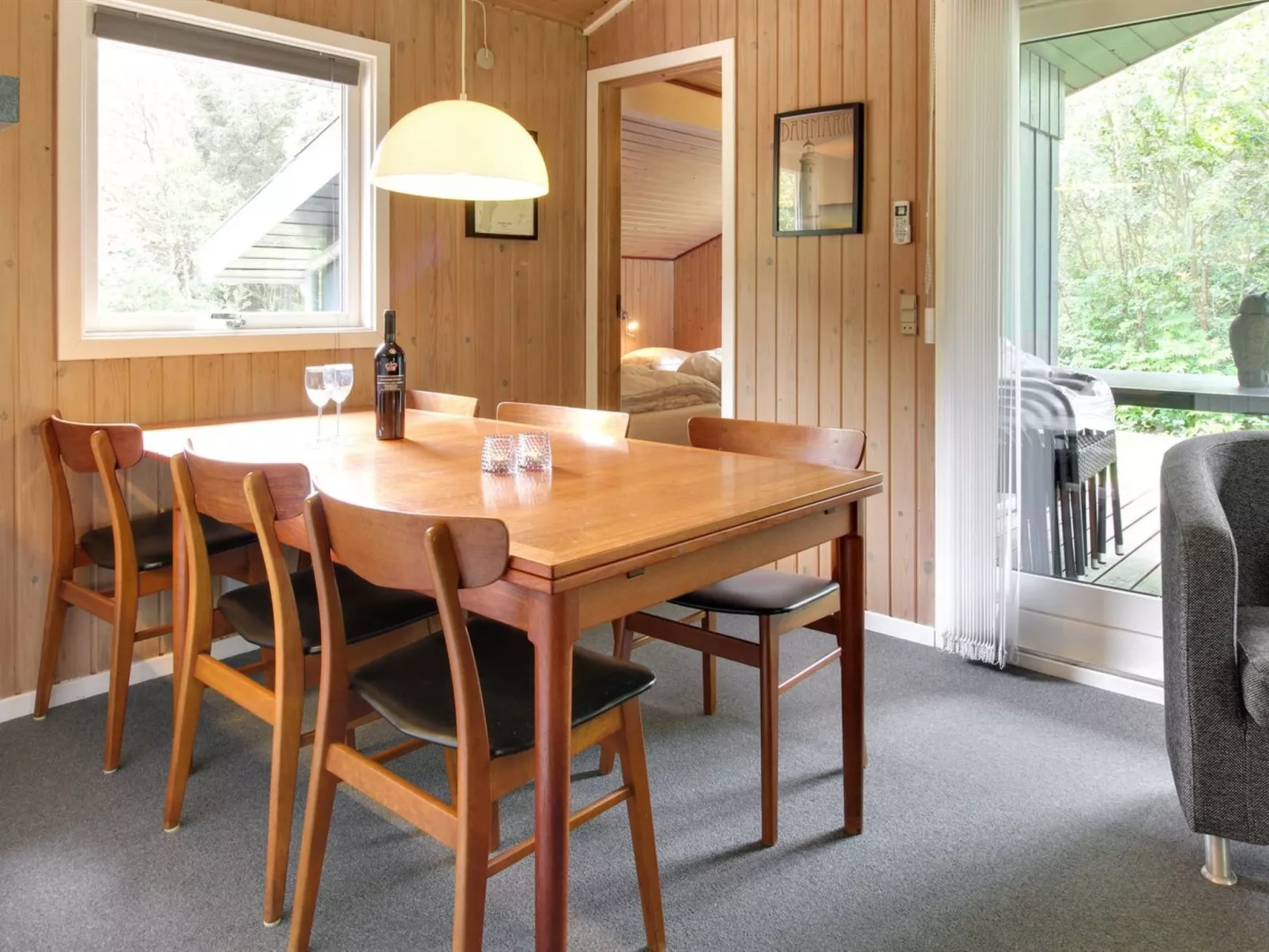 "Fredger" - 1.8km from the sea-Inside