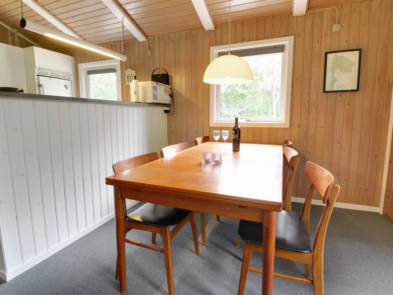 "Fredger" - 1.8km from the sea-Inside