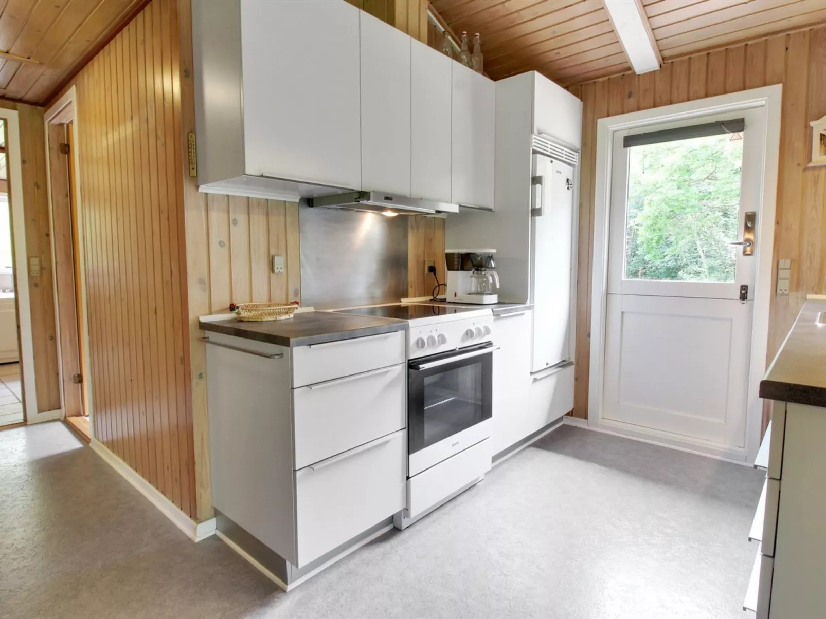 "Fredger" - 1.8km from the sea-Inside
